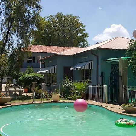Silver Rest Guesthouse Mafikeng Exterior photo
