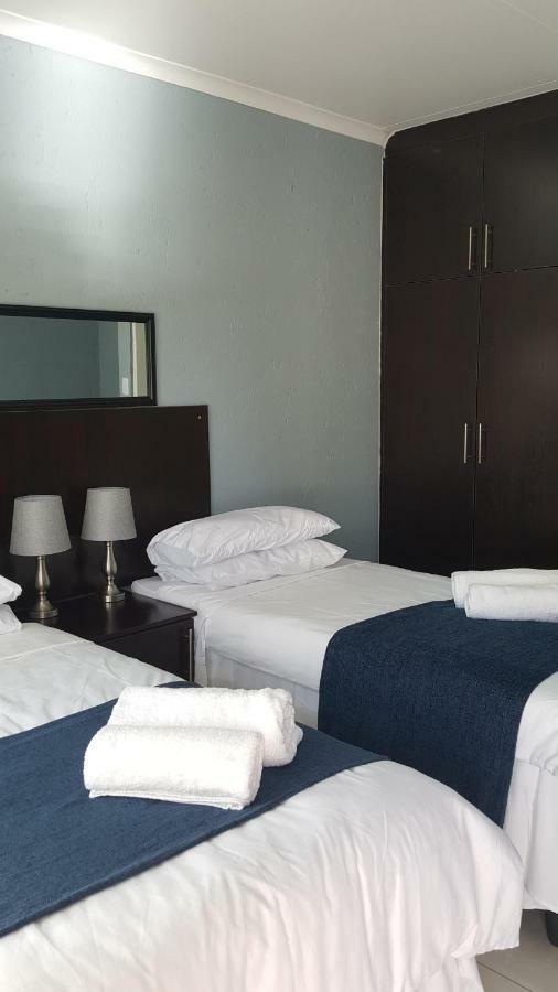 Silver Rest Guesthouse Mafikeng Exterior photo