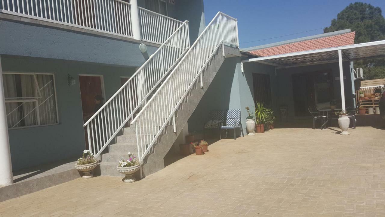 Silver Rest Guesthouse Mafikeng Exterior photo